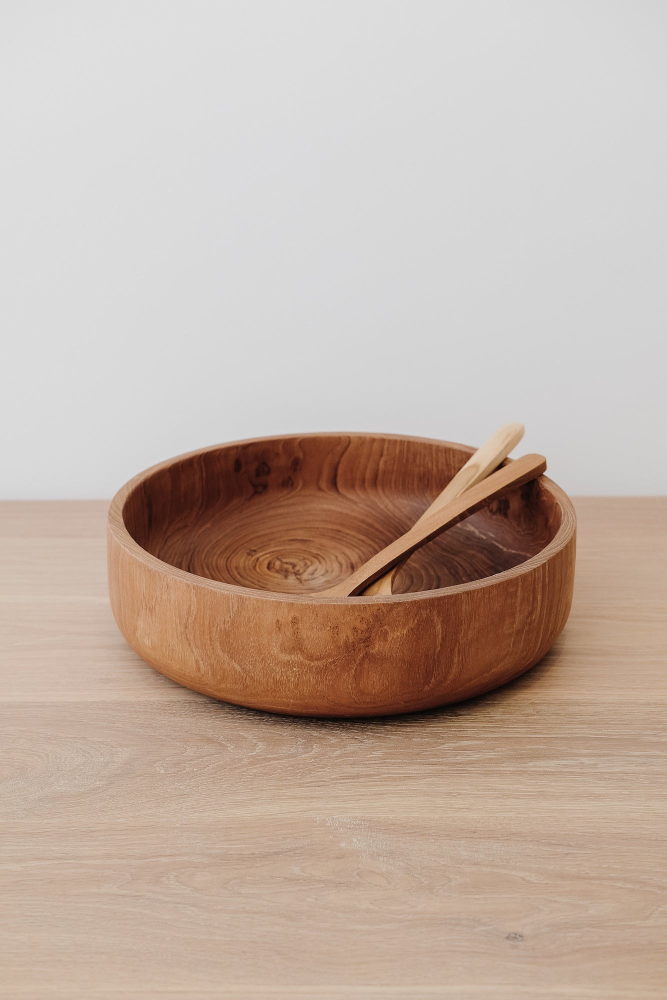 front teak wood salad bowl.jpg front teak wood salad bowl.jpg