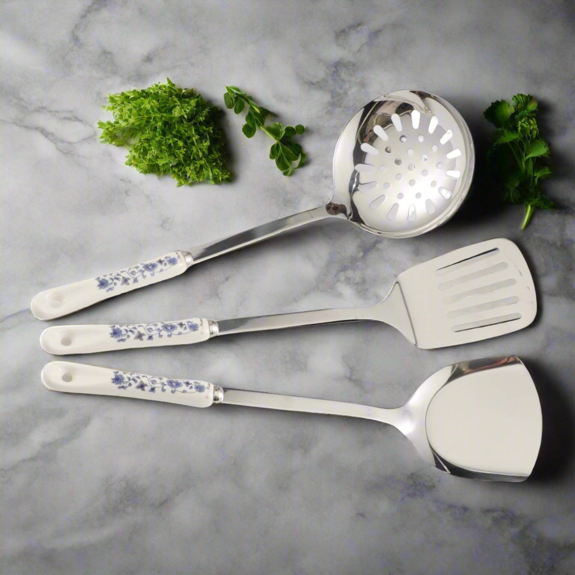 the vintage blue flower utensil set the vintage blue flower utensil set