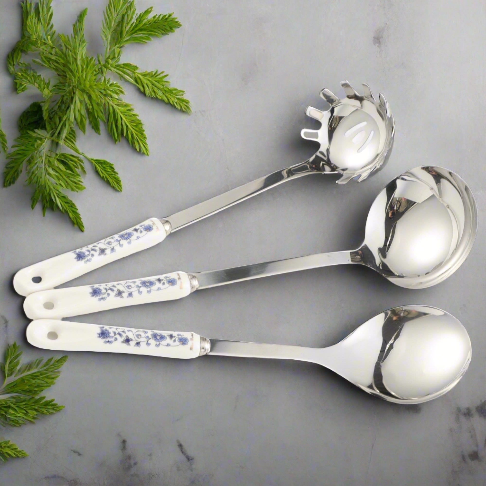 the vintage blue flower utensil set the vintage blue flower utensil set